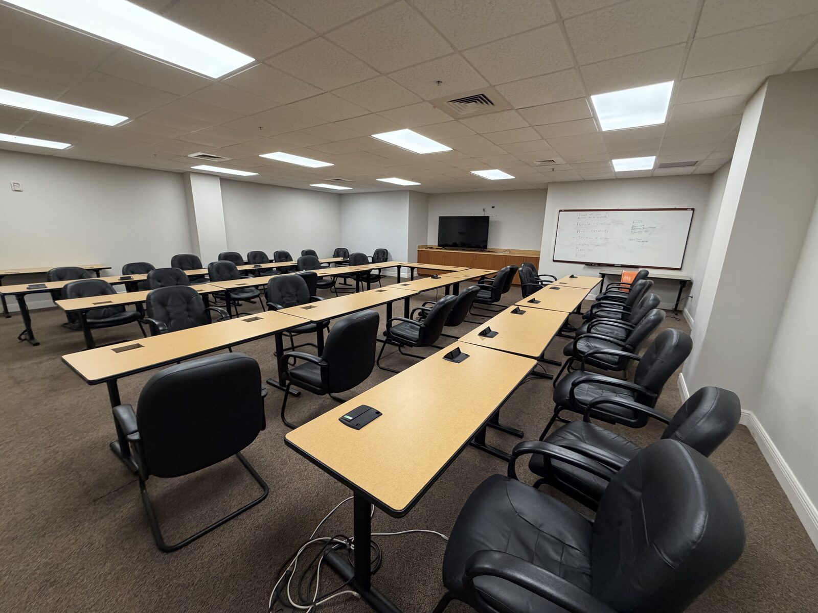 1,000 sq ft seminar room that seats 30+ — ShoreOffices